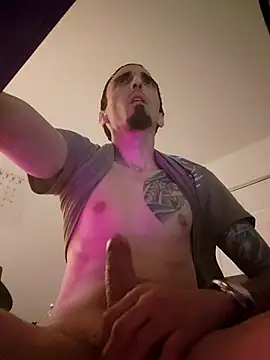 Snapshot of _kiiing_ chatting on 02/20/25, 12:30 kiiing online show from 02/20/25, 12:30