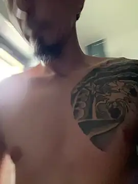 Snapshot of _kiiing_ chatting on 03/04/25, 04:30 kiiing online show from 03/04/25, 04:30