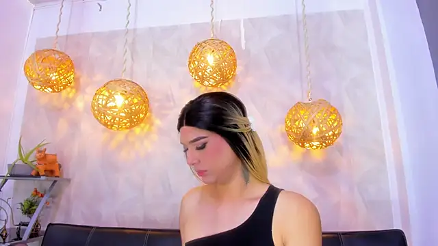 victoria aleia  online show from 02/15/25, 07:50