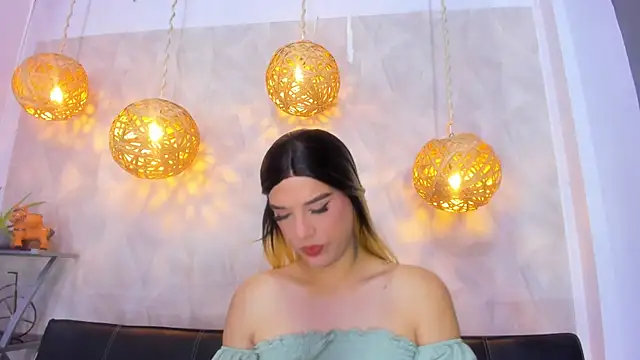 victoria aleia  online show from 03/01/25, 08:21