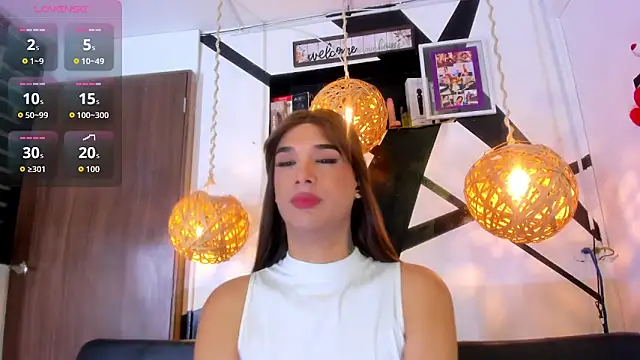 victoria aleia  online show from 10/19/25, 09:48