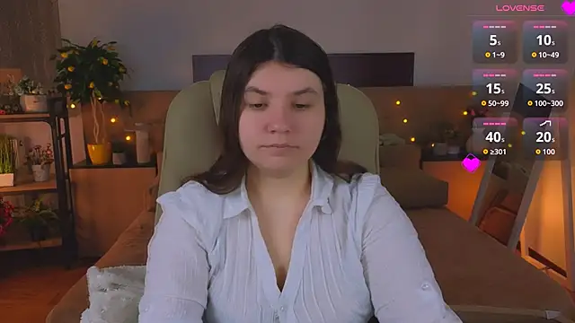 Viola  Shy online show from 04/12/26, 07:19