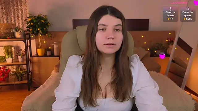 Snapshot of Viola__Shy chatting on 05/07/26, 08:58 Viola Shy online show from 05/07/26, 08:58
