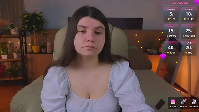 Snapshot of Viola__Shy chatting on 05/24/26, 08:36 Viola Shy online show from 05/24/26, 08:36