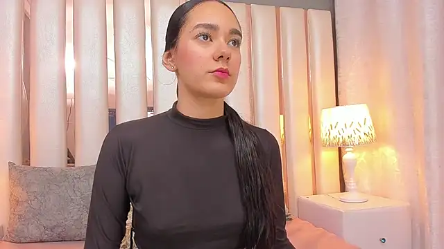 EmmyCruzZ online show from 03/23/26, 01:04