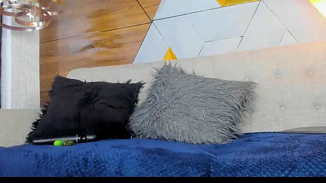 Snapshot of sarah_banks1 chatting on 02/10/25, 08:00 sarah banks1 online show from 02/10/25, 08:00