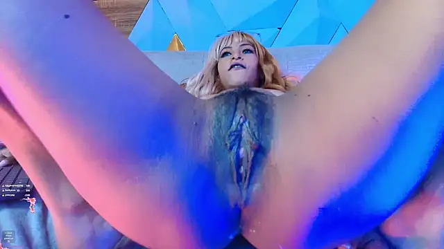 Snapshot of sarah_banks1 chatting on 03/12/25, 01:47 sarah banks1 online show from 03/12/25, 01:47