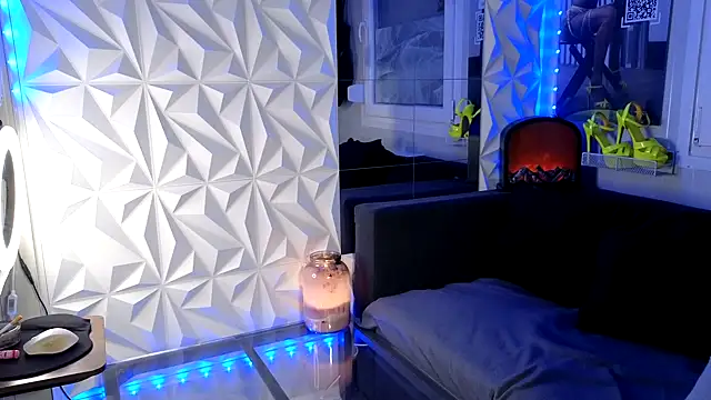 Snapshot of Tatjana_Sue chatting on 03/01/26, 07:05 Tatjana Sue online show from 03/01/26, 07:05