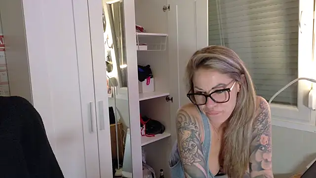 Tatjana Sue online show from 03/30/26, 06:31