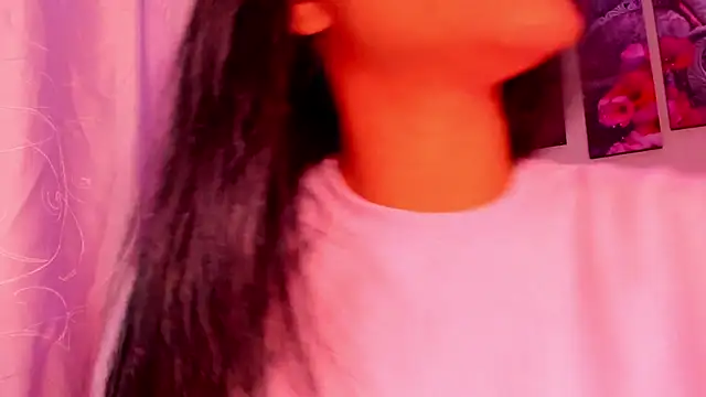 Snapshot of Alissarhys26 chatting on 03/04/25, 09:22 Alissarhys26 online show from 03/04/25, 09:22