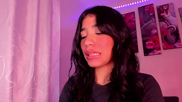 Snapshot of Alissarhys26 chatting on 03/12/25, 01:14 Alissarhys26 online show from 03/12/25, 01:14