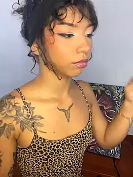 abby dove17 online show from 11/18/25, 09:52