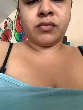 twocurvylatins online show from 02/12/26, 04:57