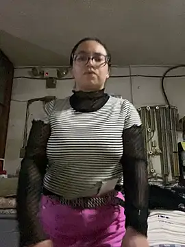 Lucrecia 33 online show from 03/03/26, 03:56