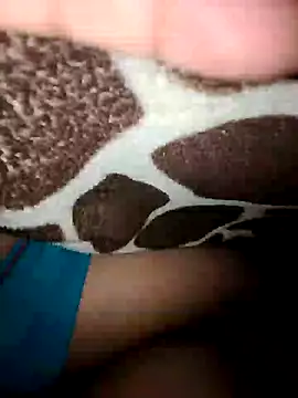 Snapshot of chica_travieza chatting on 02/15/26, 04:31 chica travieza online show from 02/15/26, 04:31