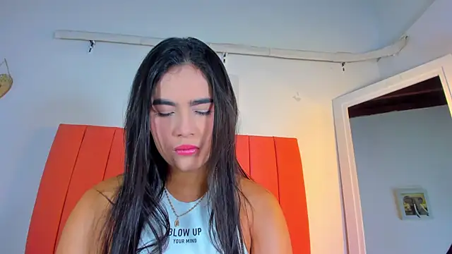 valen rose0 online show from 11/26/25, 12:06