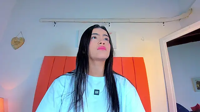 valen rose0 online show from 11/28/25, 12:08