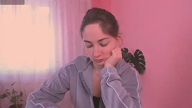 cClandesTina online show from 03/17/25, 12:04