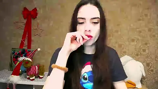 Snapshot of _your_fantasy_girl chatting on 01/08/25, 12:58 your fantasy girl online show from 01/08/25, 12:58