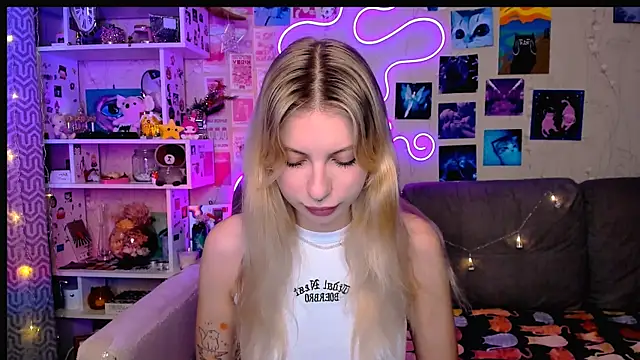 Maria Hunt online show from 12/21/24, 03:03