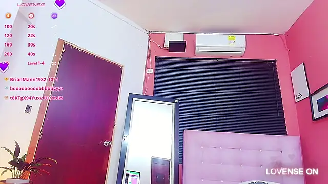 Snapshot of littleebluee chatting on 01/18/25, 09:34 littleebluee online show from 01/18/25, 09:34