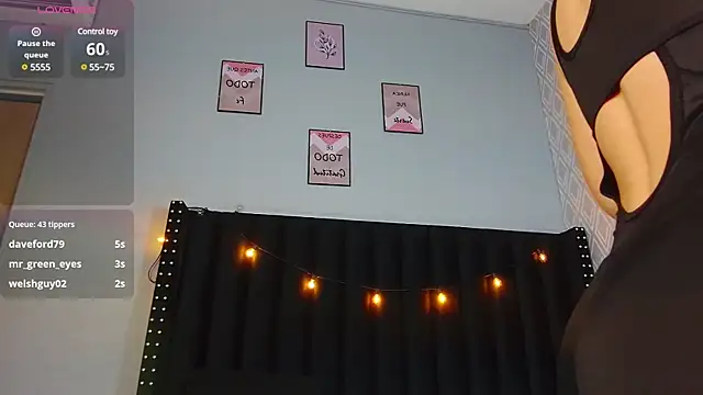 Snapshot of littleebluee chatting on 02/28/25, 03:04 littleebluee online show from 02/28/25, 03:04