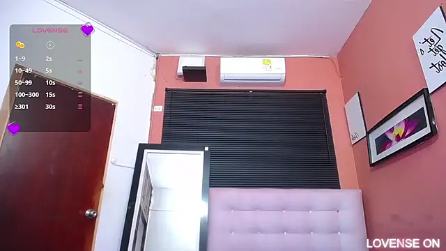 Snapshot of littleebluee chatting on 03/11/25, 09:34 littleebluee online show from 03/11/25, 09:34