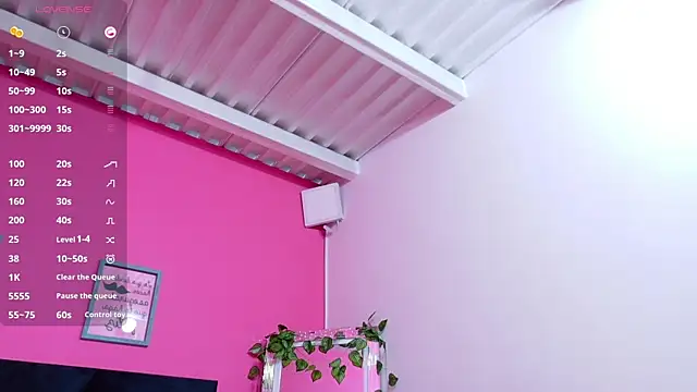 Snapshot of littleebluee chatting on 09/27/25, 03:00 littleebluee online show from 09/27/25, 03:00