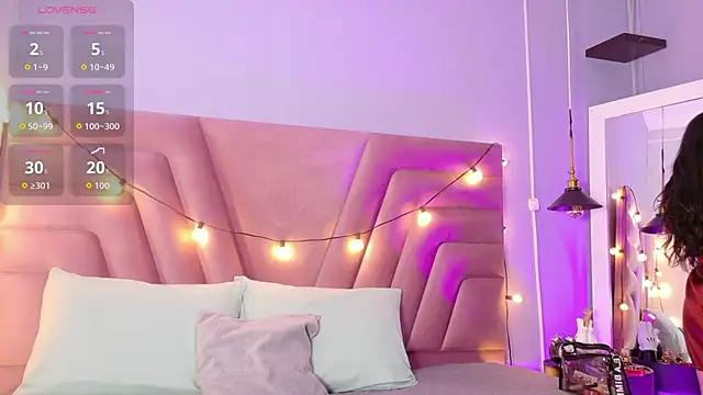 Snapshot of littleebluee chatting on 09/28/25, 07:41 littleebluee online show from 09/28/25, 07:41