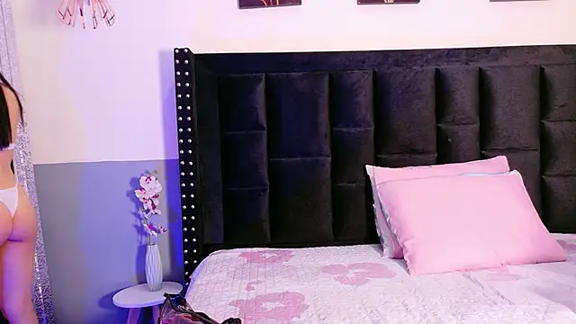 Snapshot of littleebluee chatting on 11/01/25, 07:27 littleebluee online show from 11/01/25, 07:27