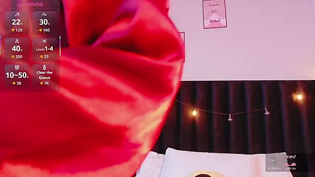 Snapshot of littleebluee chatting on 11/19/25, 02:55 littleebluee online show from 11/19/25, 02:55