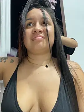 Snapshot of Pretty_Isadora chatting on 01/15/25, 03:11 Pretty Isadora online show from 01/15/25, 03:11
