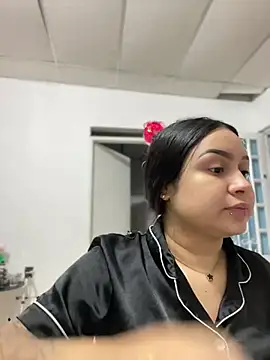 Snapshot of Pretty_Isadora chatting on 03/20/25, 01:24 Pretty Isadora online show from 03/20/25, 01:24