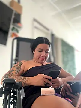 Pretty Isadora online show from 11/06/25, 07:04