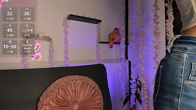 Snapshot of on_tefa chatting on 02/04/25, 11:38 on tefa online show from 02/04/25, 11:38