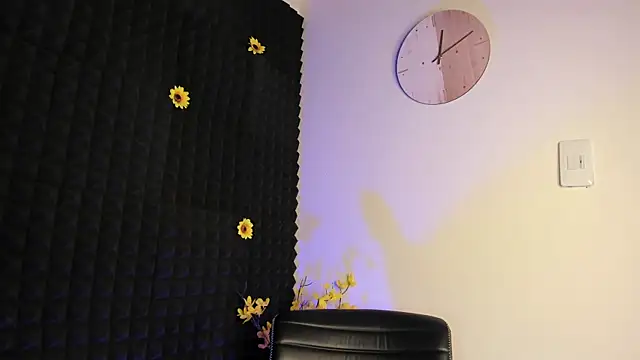 Snapshot of on_tefa chatting on 02/09/25, 08:13 on tefa online show from 02/09/25, 08:13