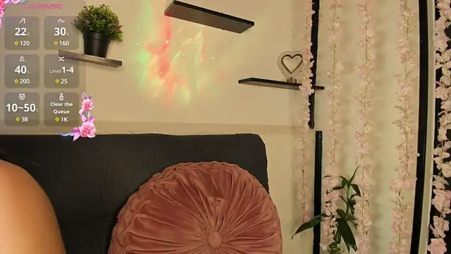 Snapshot of on_tefa chatting on 02/11/25, 09:35 on tefa online show from 02/11/25, 09:35