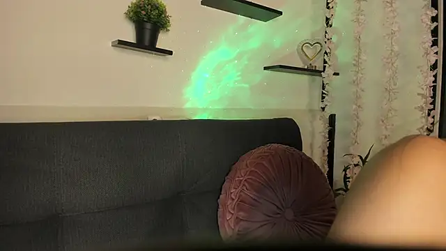 Snapshot of on_tefa chatting on 02/13/25, 09:27 on tefa online show from 02/13/25, 09:27