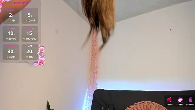 Snapshot of on_tefa chatting on 03/05/25, 11:38 on tefa online show from 03/05/25, 11:38