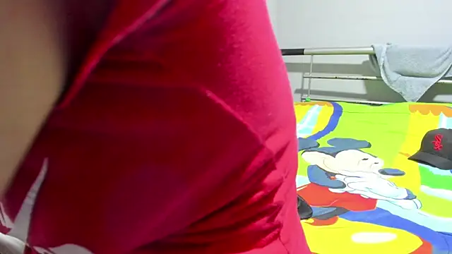 Snapshot of on_tefa chatting on 11/06/25, 10:43 on tefa online show from 11/06/25, 10:43