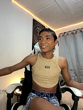 Snapshot of alejo_cute chatting on 09/26/25, 07:07 alejo cute online show from 09/26/25, 07:07
