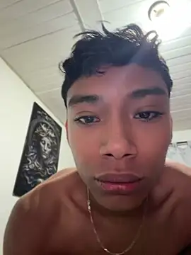 Snapshot of alejo_cute chatting on 07/16/26, 01:39 alejo cute online show from 07/16/26, 01:39