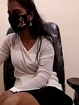 Snapshot of Triveni-Lovely chatting on 12/27/24, 09:39 Triveni-Lovely online show from 12/27/24, 09:39