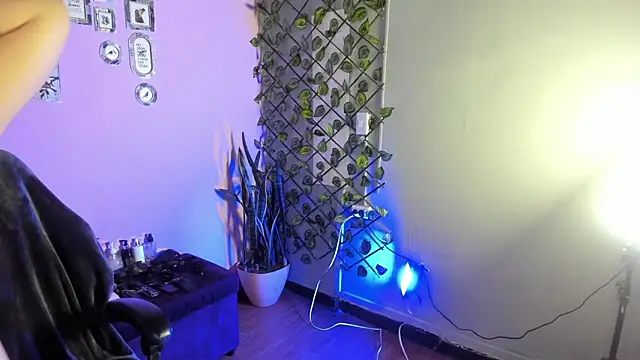 Amy hoy69 online show from 11/12/25, 03:18