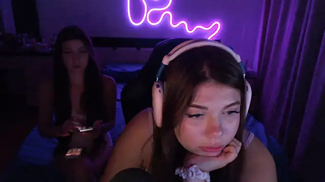 Snapshot of helengilmor chatting on 09/08/25, 06:29 helengilmor online show from 09/08/25, 06:29