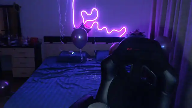 Snapshot of helengilmor chatting on 09/09/25, 03:55 helengilmor online show from 09/09/25, 03:55