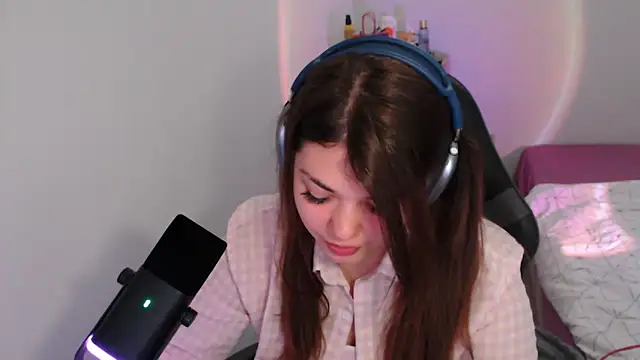 helengilmor online show from 04/28/26, 06:18