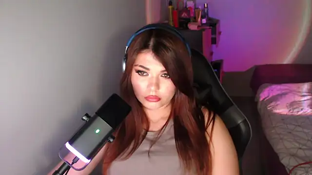 helengilmor online show from 04/28/26, 06:24