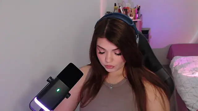 helengilmor online show from 04/29/26, 09:13