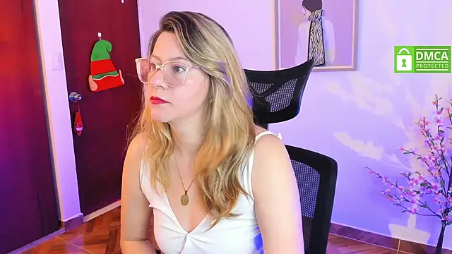 Chanelll Taylorr  online show from 12/26/24, 01:54